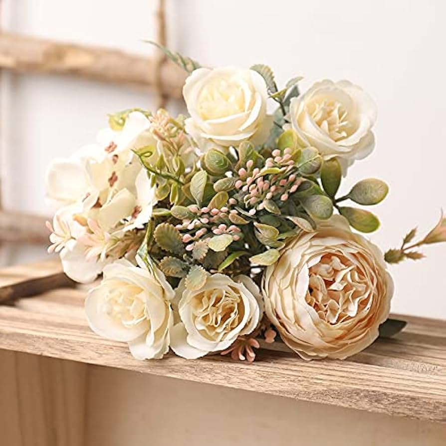 Decorative floral arrangement for Soliana